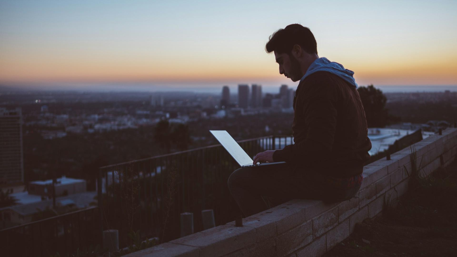 Les géants de la tech collaborent sur un framework d'IA open source